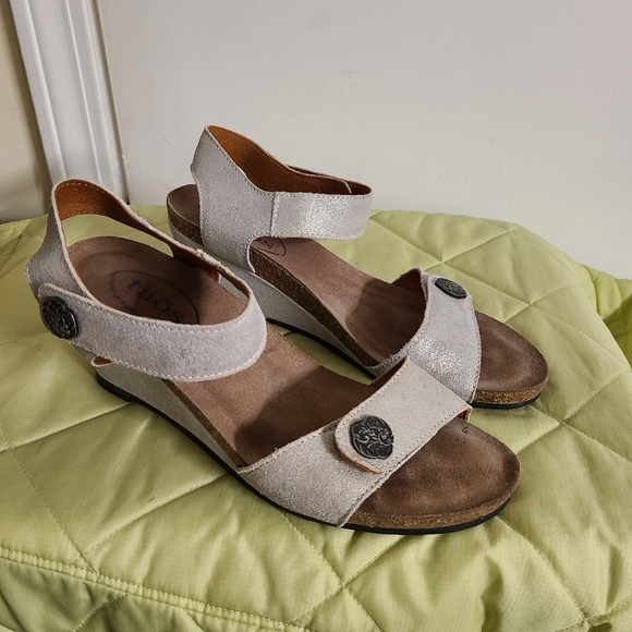 Täōs Wedge Sandals Silver - Picture 1 of 10